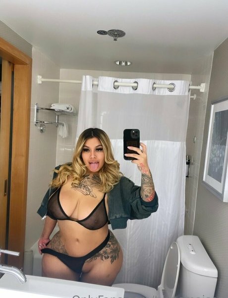 twinsmaison erotic model pictures