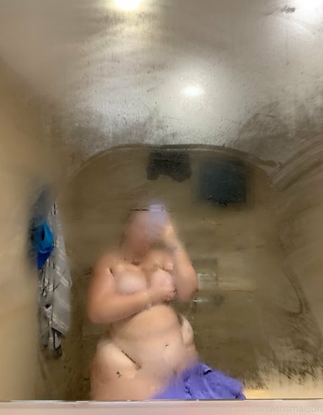 twinsmaison erotic actress pic