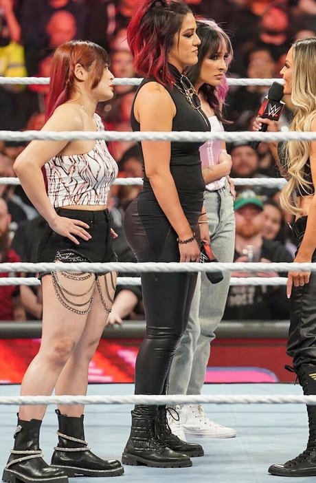 Bayley free model picture