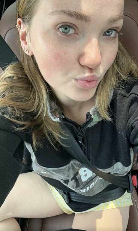 stars onlyfans pornographic pictures