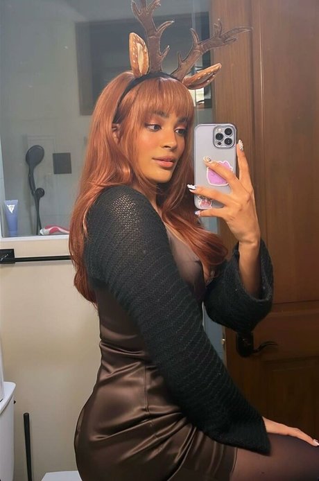 Sydeon pretty actress picture