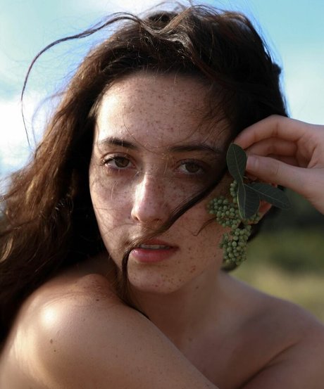 Anuhea Nihipali naked star picture