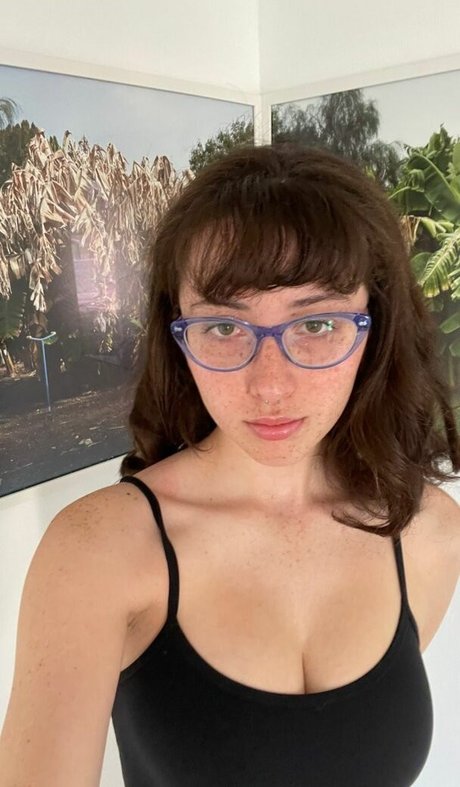 Anuhea Nihipali pretty star image