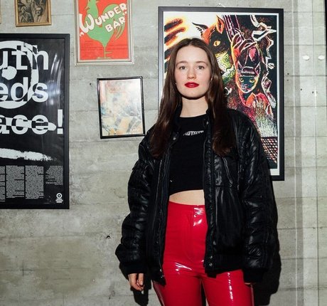 Sigrid model exclusive pics