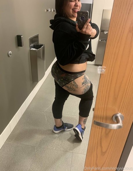 vickyvicious model free picture