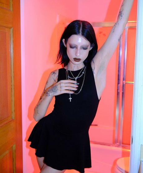 DeathbyRomy star perfect pictures