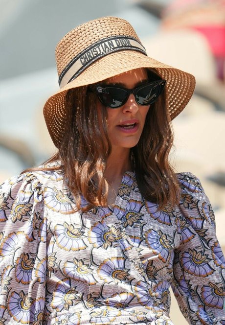 cheating onlyfans pornographic pic