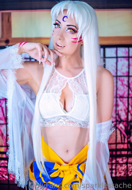 sparklestache star top img