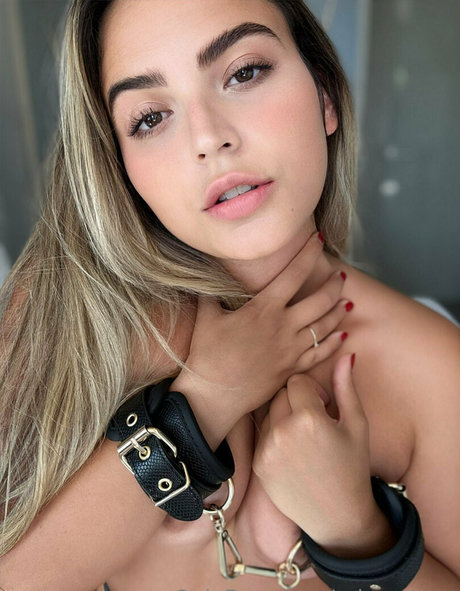 Ariana Van X nice actress photo