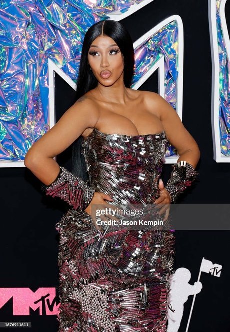 Cardi B best actress img