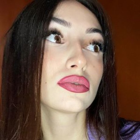 Sara Secciss exclusive model img