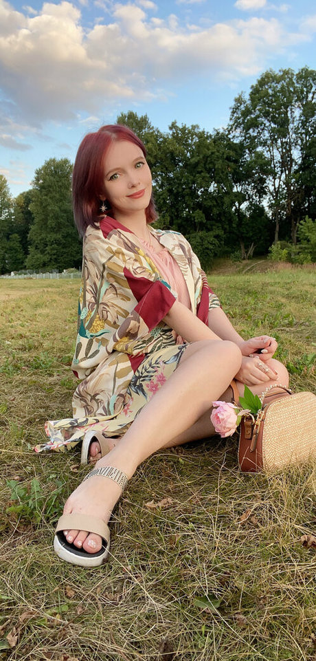 evenink free model top photo