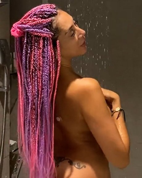 Jennelle Gordon star nudes images