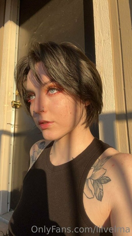 lilvelma naked pornstar image