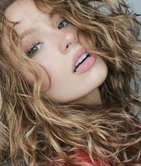 Miahandley pornstar naked photos