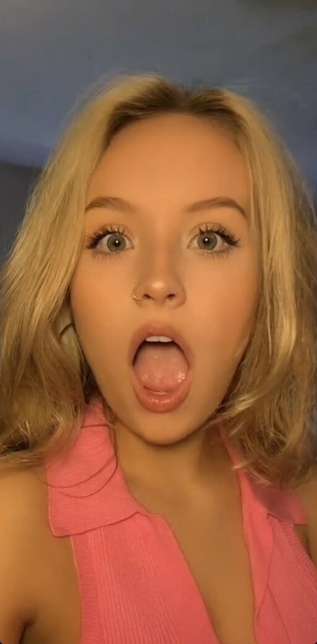 Miahandley pornstar nude img