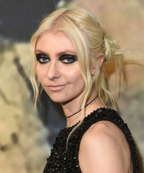 Taylor Momsen free model pictures