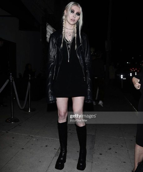 Taylor Momsen model beautiful archive