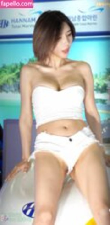 Song Joo A exclusive model archive