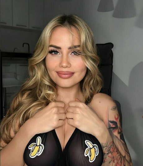 ladyadel model best img