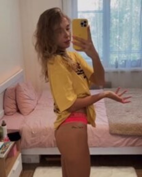 Mary Lvk model pornographic pics