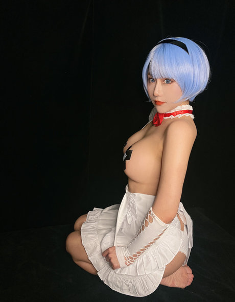 Uying ASMR star erotic pic