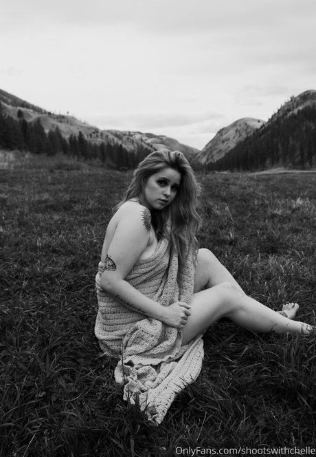 hotchellerae model porn photo