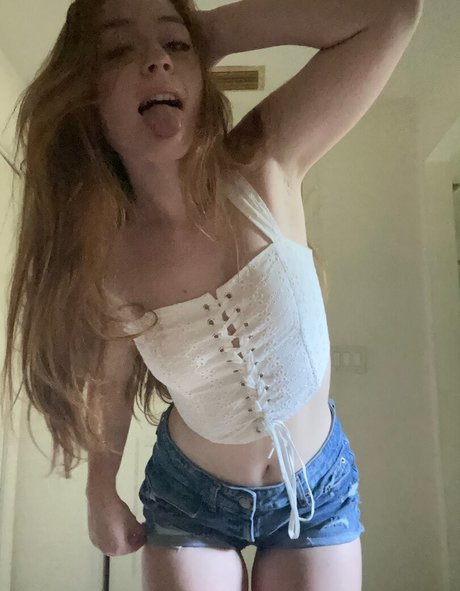 Thqtty model exclusive image