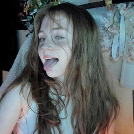 Thqtty pornstar hot photos