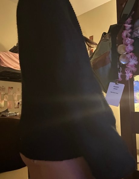 Thqtty model exclusive image