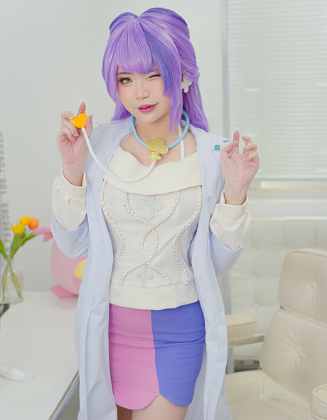 ZinieQ Cosplayer hd model pic