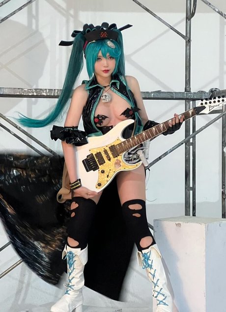 ZinieQ Cosplayer free pornstar images