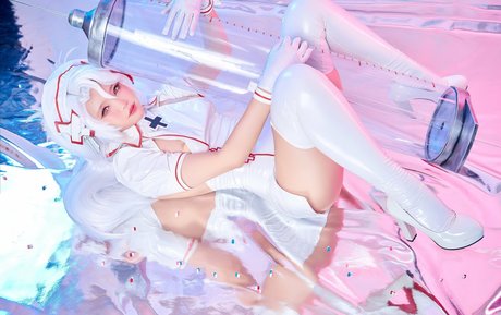 ZinieQ Cosplayer pornstar erotic photo