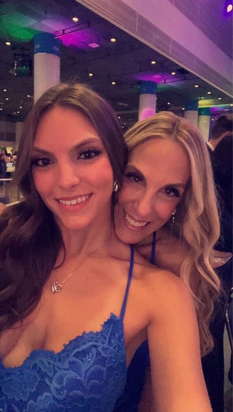 Jackie Aron model top img