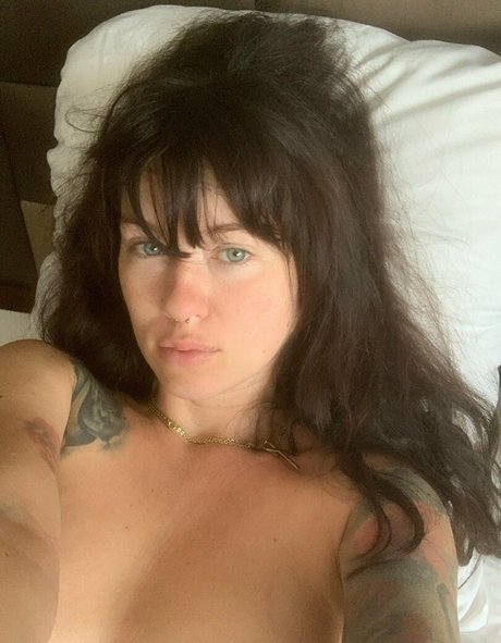 xmishacrossx model perfect pics