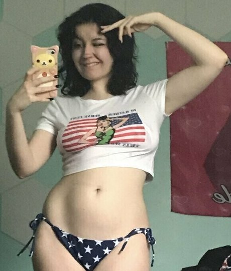 Gutsluvr star xxx pic