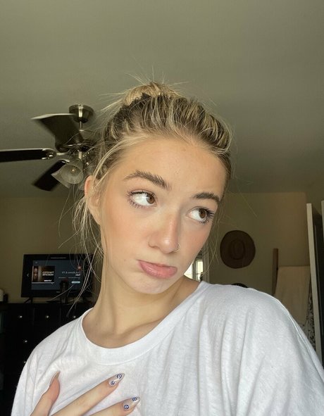 Autumren naked star picture