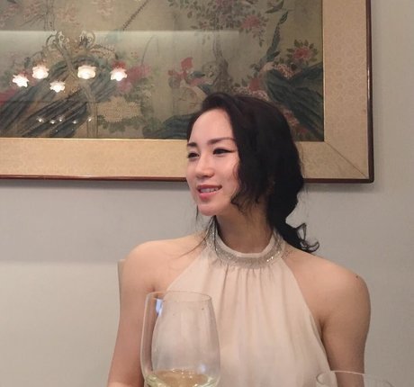 housewife onlyfans beautiful naked image