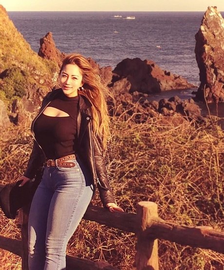 mature xxx onlyfans adult images