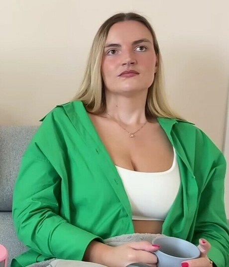 Milena And Lola top model pic