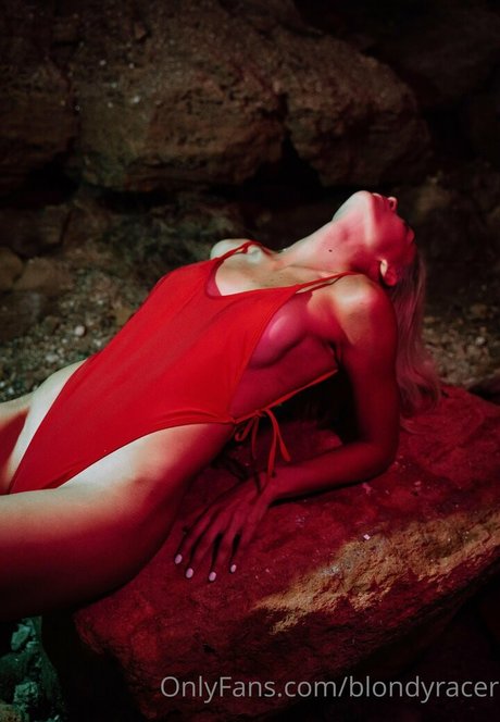 julia graff free pornographic actress photo