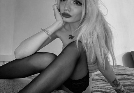 skinny tyan art model pic