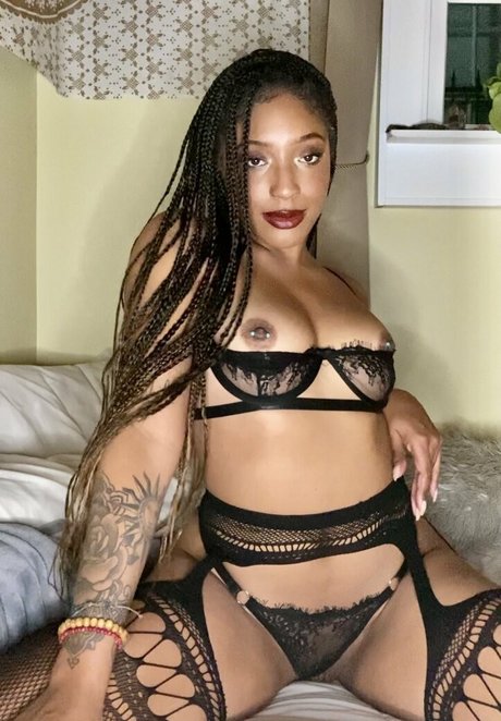 coochiecream erotic actress photo