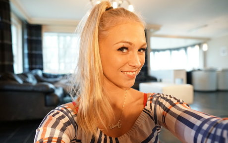 siswet19 erotic actress archive