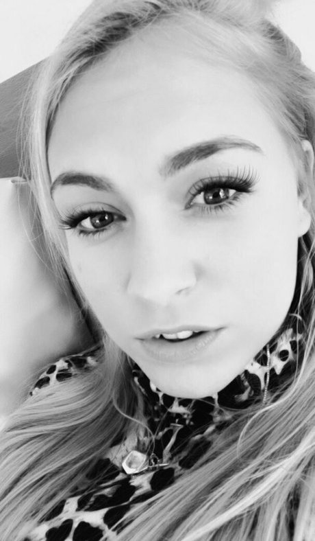 siswet19 perfect pornstar photos