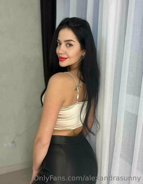 alexandrasunny beautiful actress img