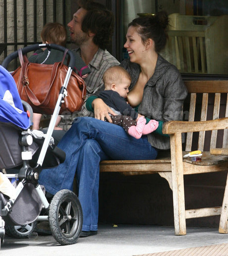 Maggie Gyllenhaal Profile pic