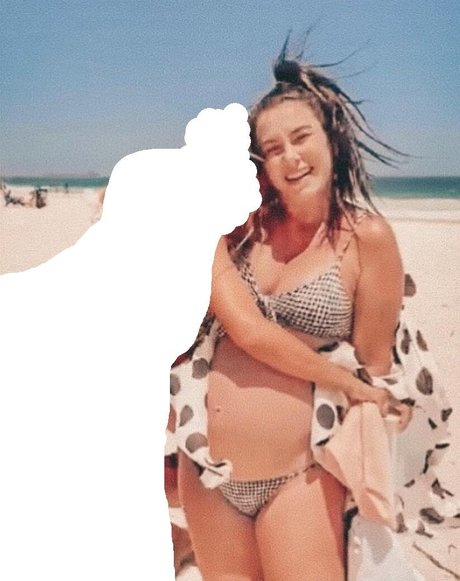 Larissa Erthal star adult picture