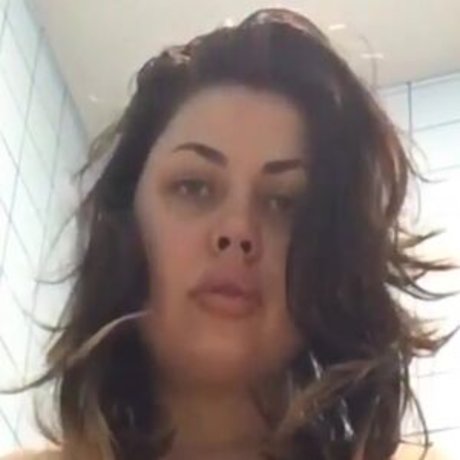 Mona Mia naked star images