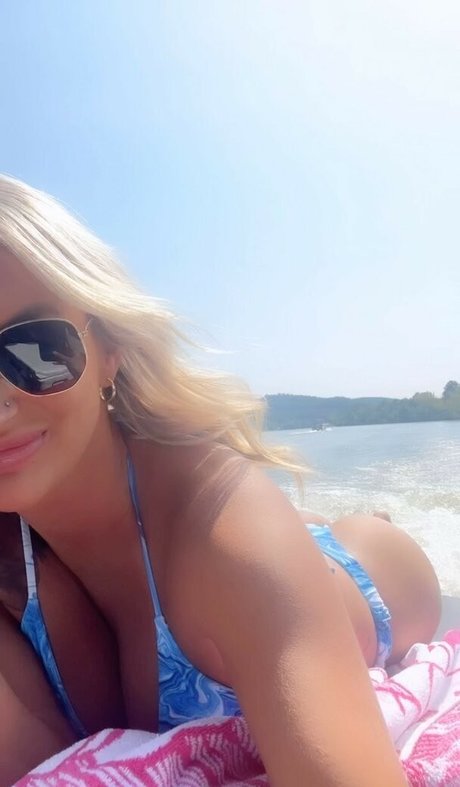 Kitcate beautiful pornstar pic